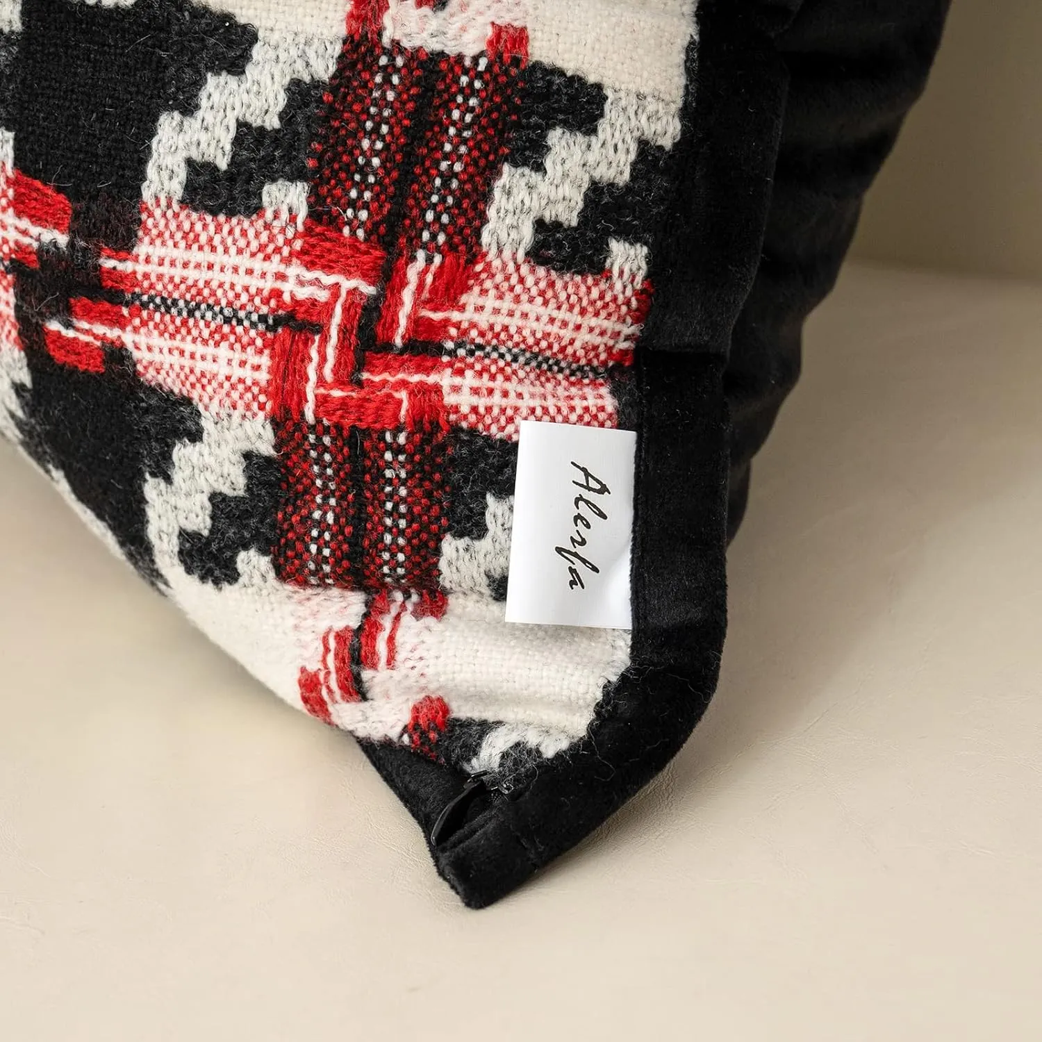 Alerfa 18 x 18 Inch Red Off White Black Houndstooth Cushion Case Luxury Modern Cotton Velvet Square Throw Pillow Cover Decorative Pillow for Couch Sofa Living Room Bedroom Car 45 x 45cm