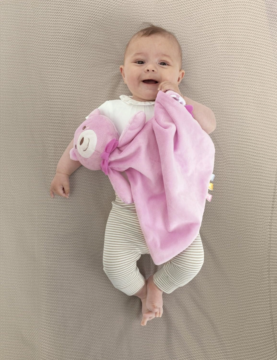 Chicco Maxi Cuddly Teddy Bear Toy, Soft Velvet Puppet with Classical Music and New Age, Baby Plush, Soft to Hug, Machine Washable, 0  Months, Pink