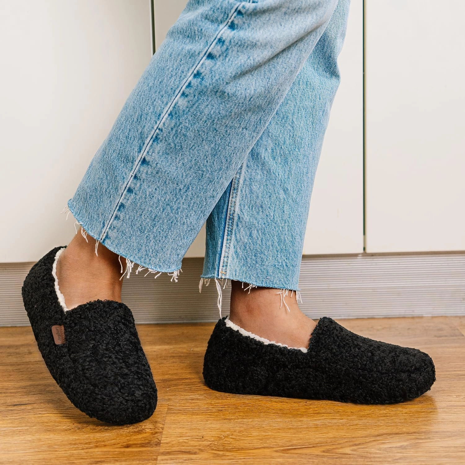 LongBay Women's Fuzzy Memory Foam Slippers Warm Cozy Shearling House Slippers for Ladies Supportive Slip on Indoor Home Shoes
