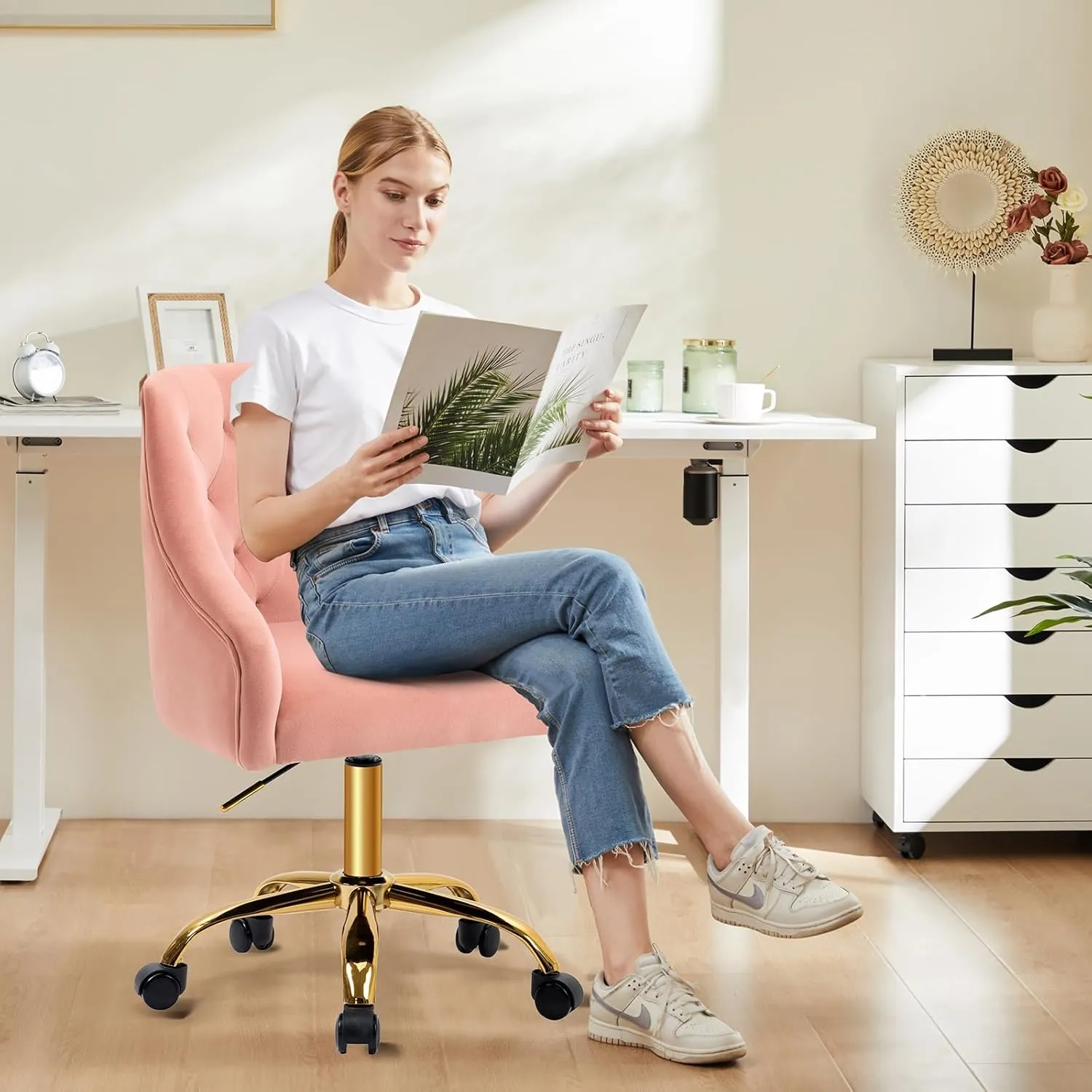 MOJAY Velvet Office Swivel Chair, Vanity Fabric Desk Pretty Fancy Gold Office Chairs for Girls, 360°Swivel Height Adjustable Reception Chair (Pink)