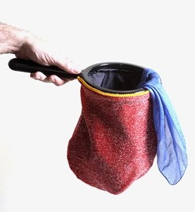 Murphy's Magic Supplies, Inc. Change Bag Fantasy Repeat (Red) by Bazar de Magia - Tricks