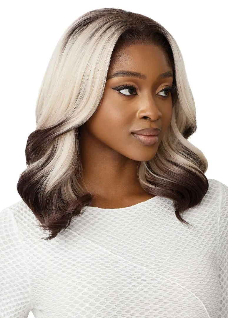 Outre Lace Front Wig - Perfect Hair Line 13X4 - Malibu (RED VELVET)