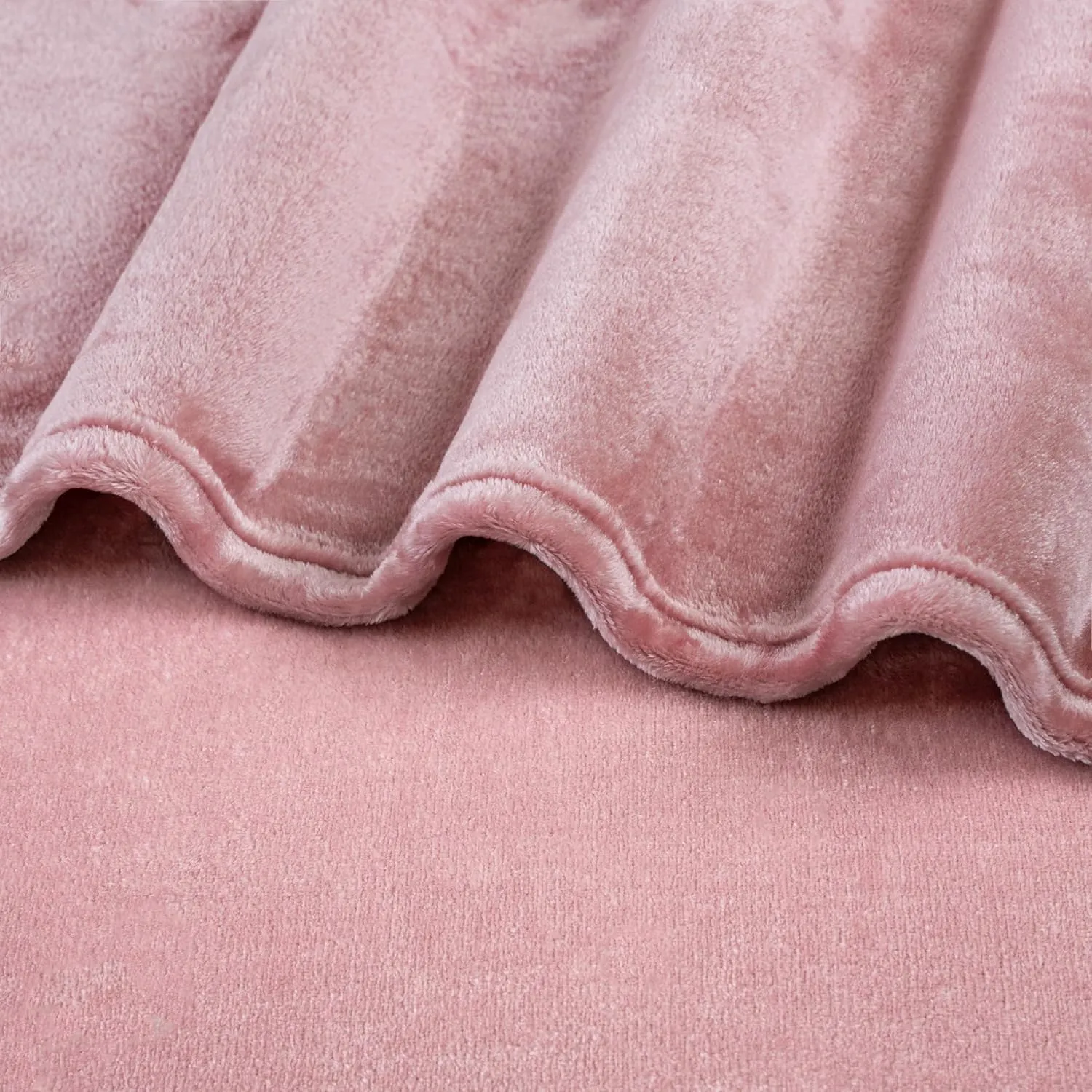 PAVILIA Blush Pink Fleece Throw Blanket for Couch Twin Size, Pink Super Soft Fuzzy Flannel Throw for Sofa, Luxury Plush Microfiber Blanket Twin Bed, Home Decorative Velvet Gift Blanket, 60x80