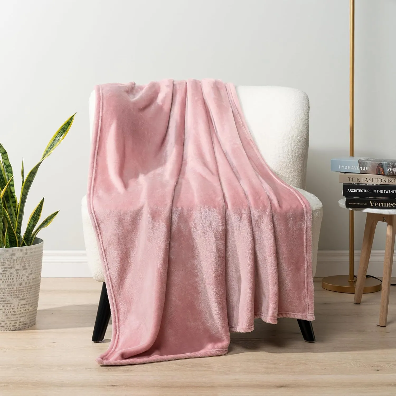 PAVILIA Blush Pink Fleece Throw Blanket for Couch Twin Size, Pink Super Soft Fuzzy Flannel Throw for Sofa, Luxury Plush Microfiber Blanket Twin Bed, Home Decorative Velvet Gift Blanket, 60x80