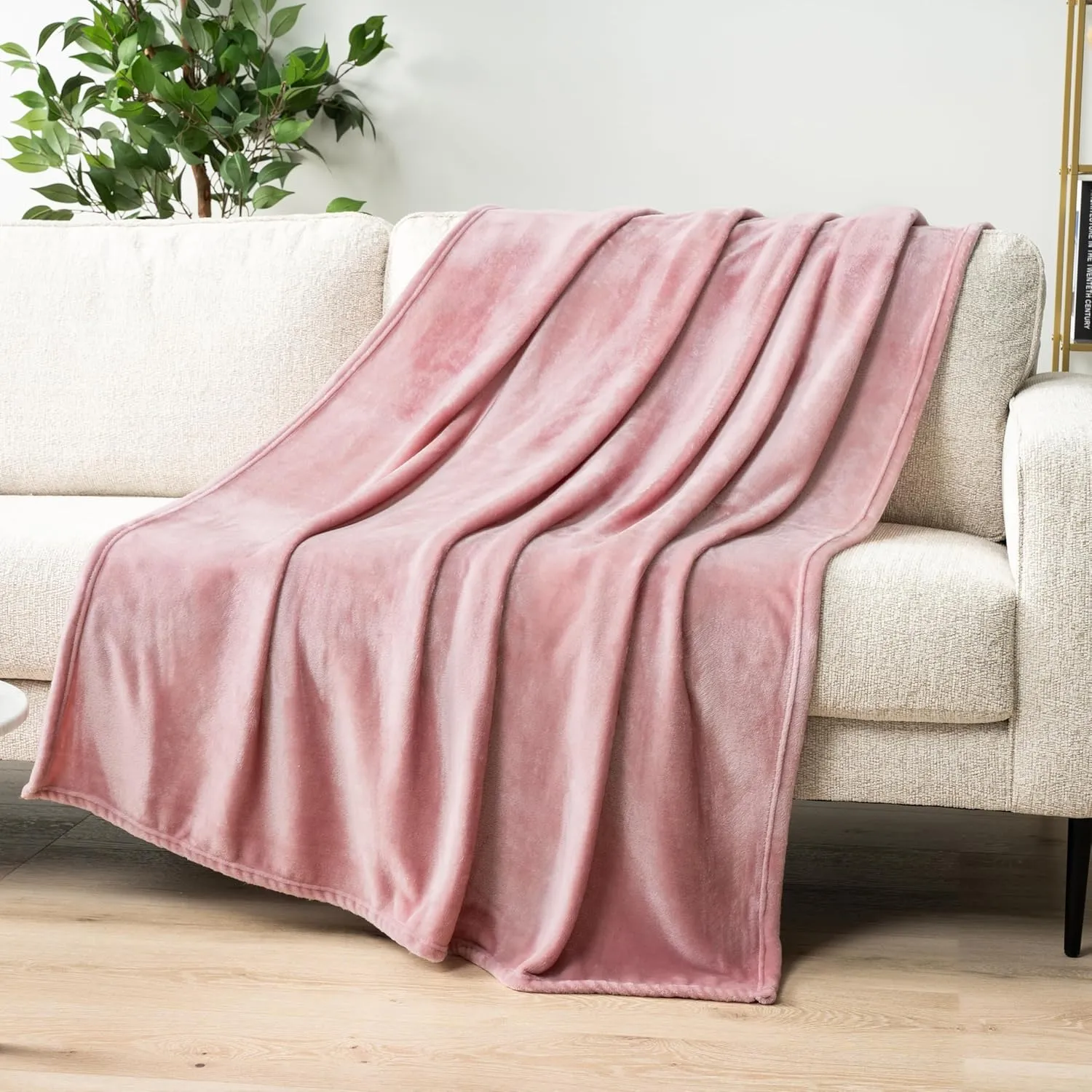PAVILIA Blush Pink Fleece Throw Blanket for Couch Twin Size, Pink Super Soft Fuzzy Flannel Throw for Sofa, Luxury Plush Microfiber Blanket Twin Bed, Home Decorative Velvet Gift Blanket, 60x80