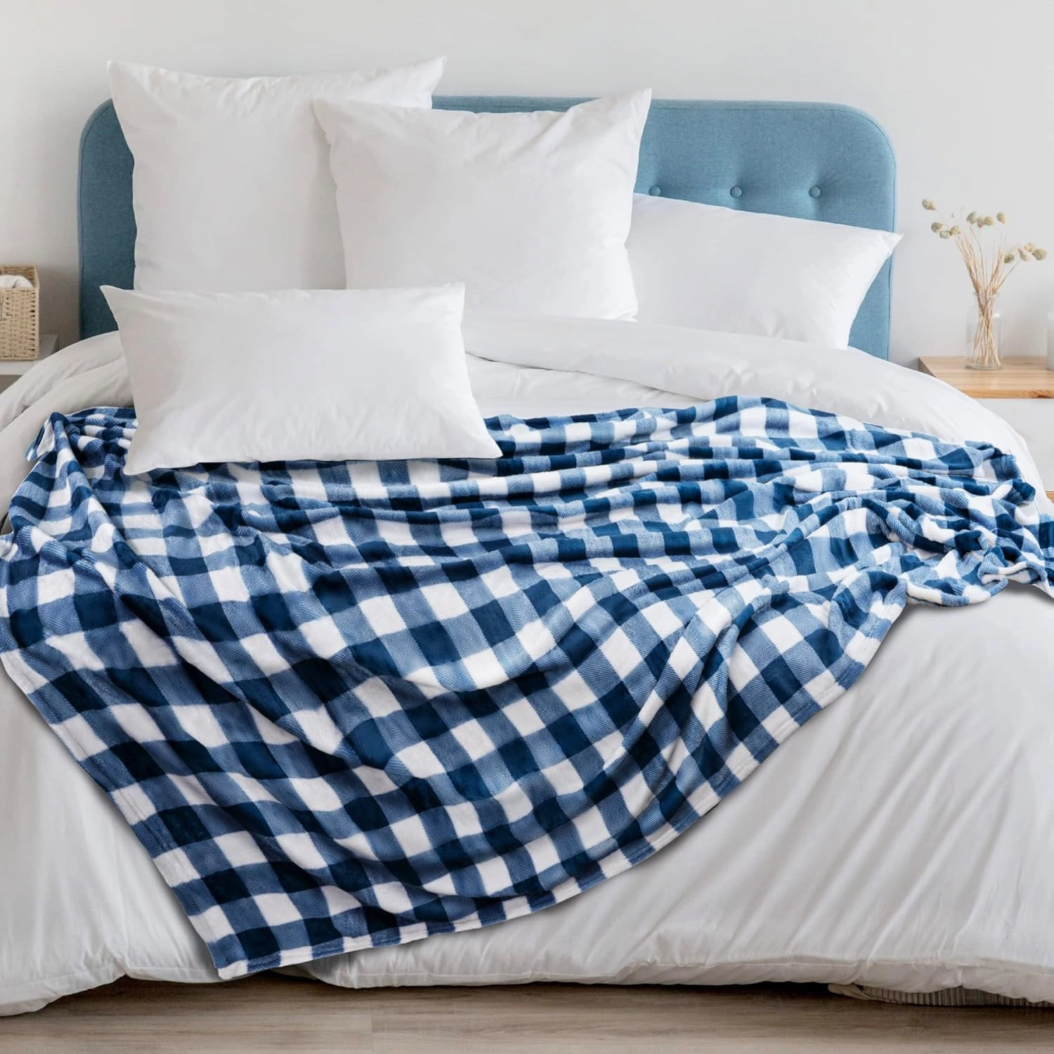 PAVILIA Buffalo Check Fleece Throw Blanket | Blue White Checkered Plaid Flannel Blanket | Soft Velvet Lightweight Microfiber Blanket for Couch Sofa | 50x60 Inches Checker Navy
