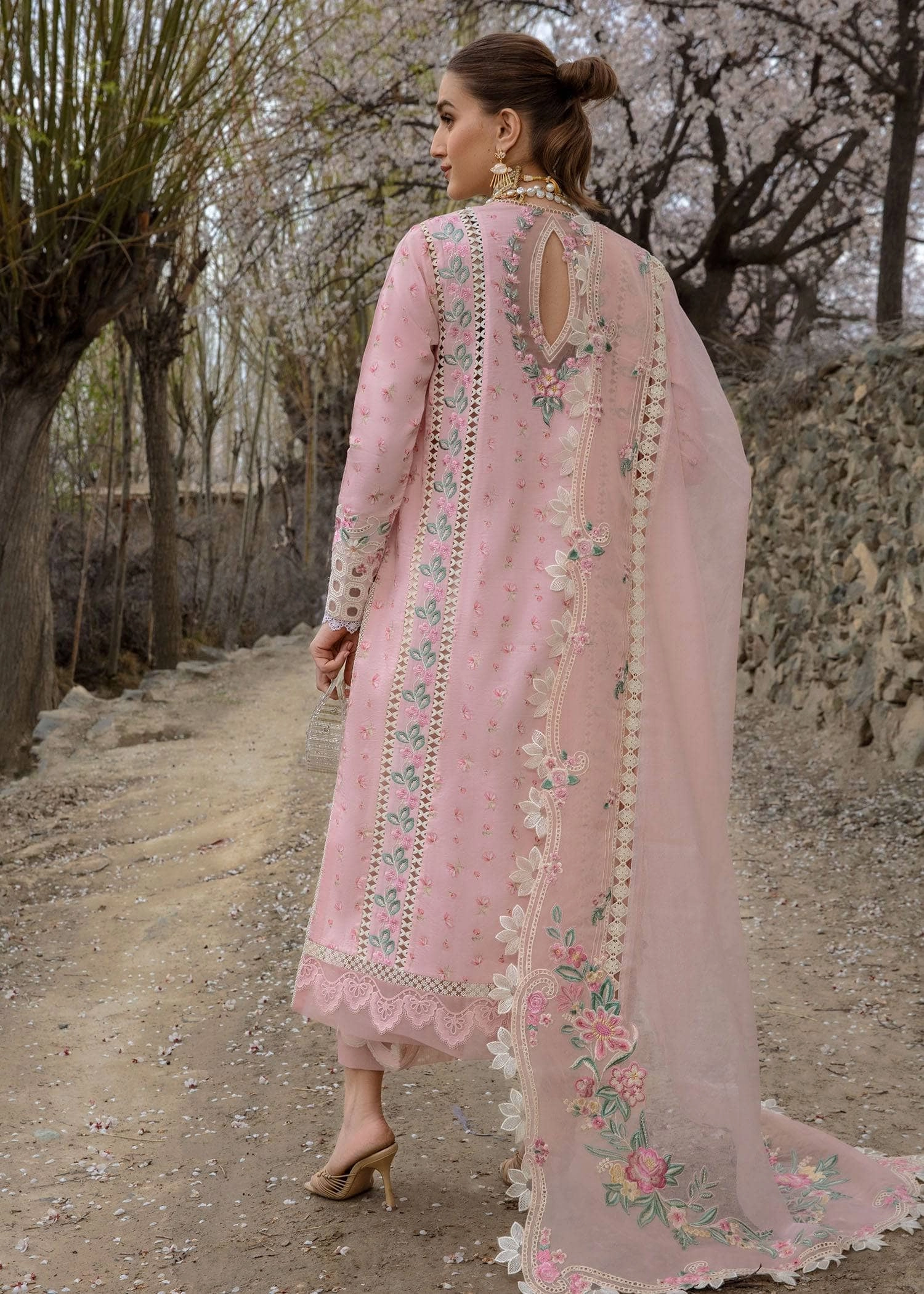 Restocked/Crimson Luxury Lawn 24/Believe In Her /5B/Blush Pink