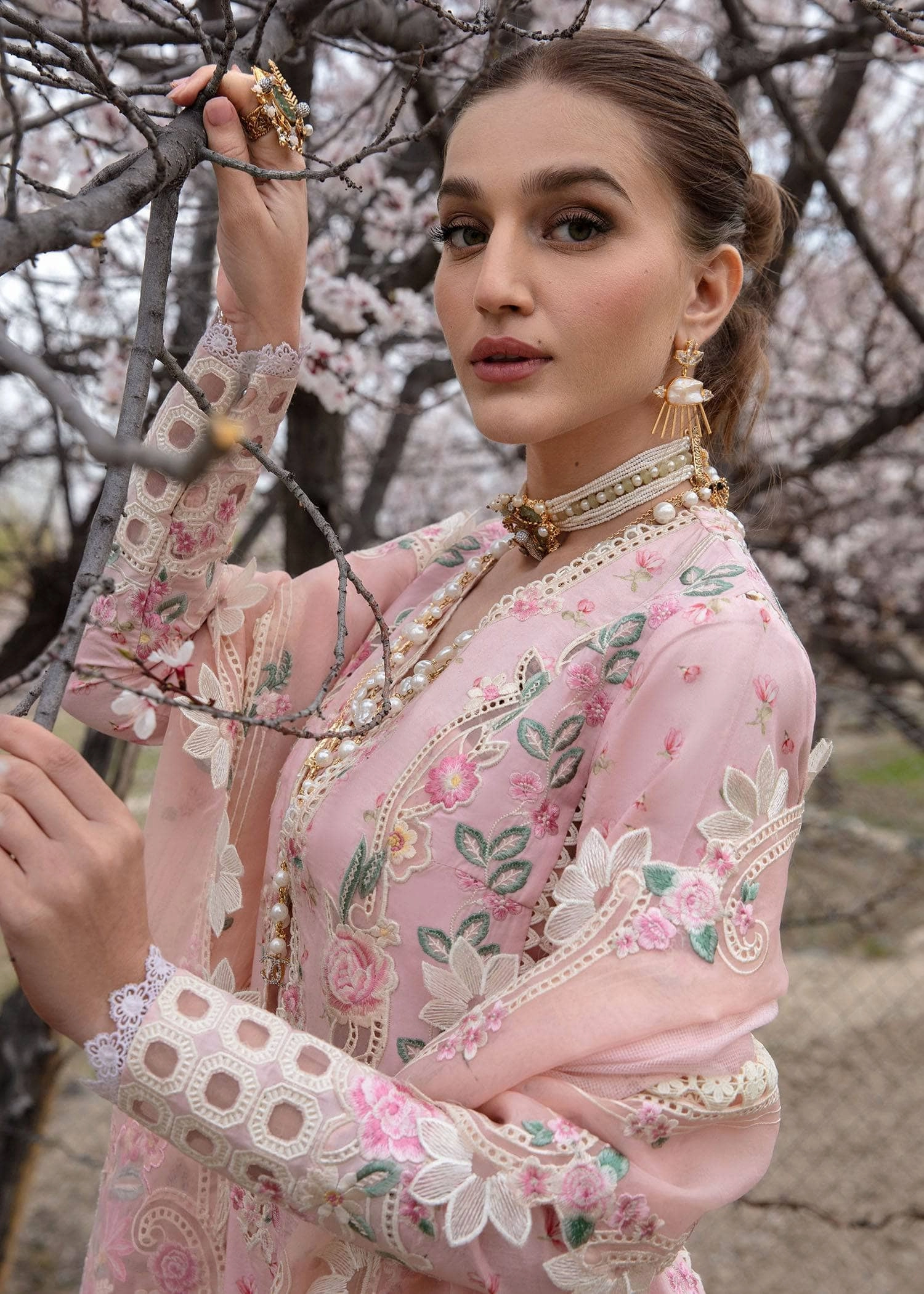 Restocked/Crimson Luxury Lawn 24/Believe In Her /5B/Blush Pink