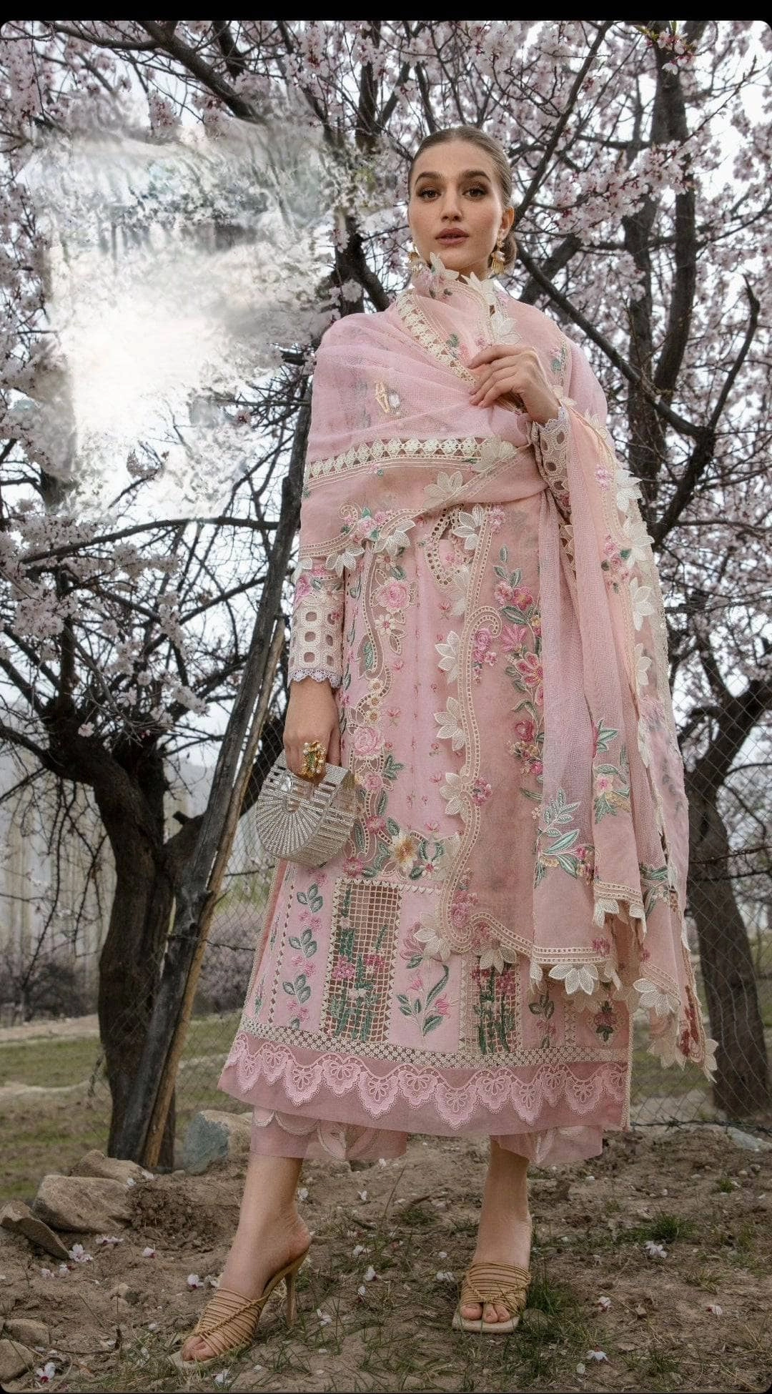 Restocked/Crimson Luxury Lawn 24/Believe In Her /5B/Blush Pink