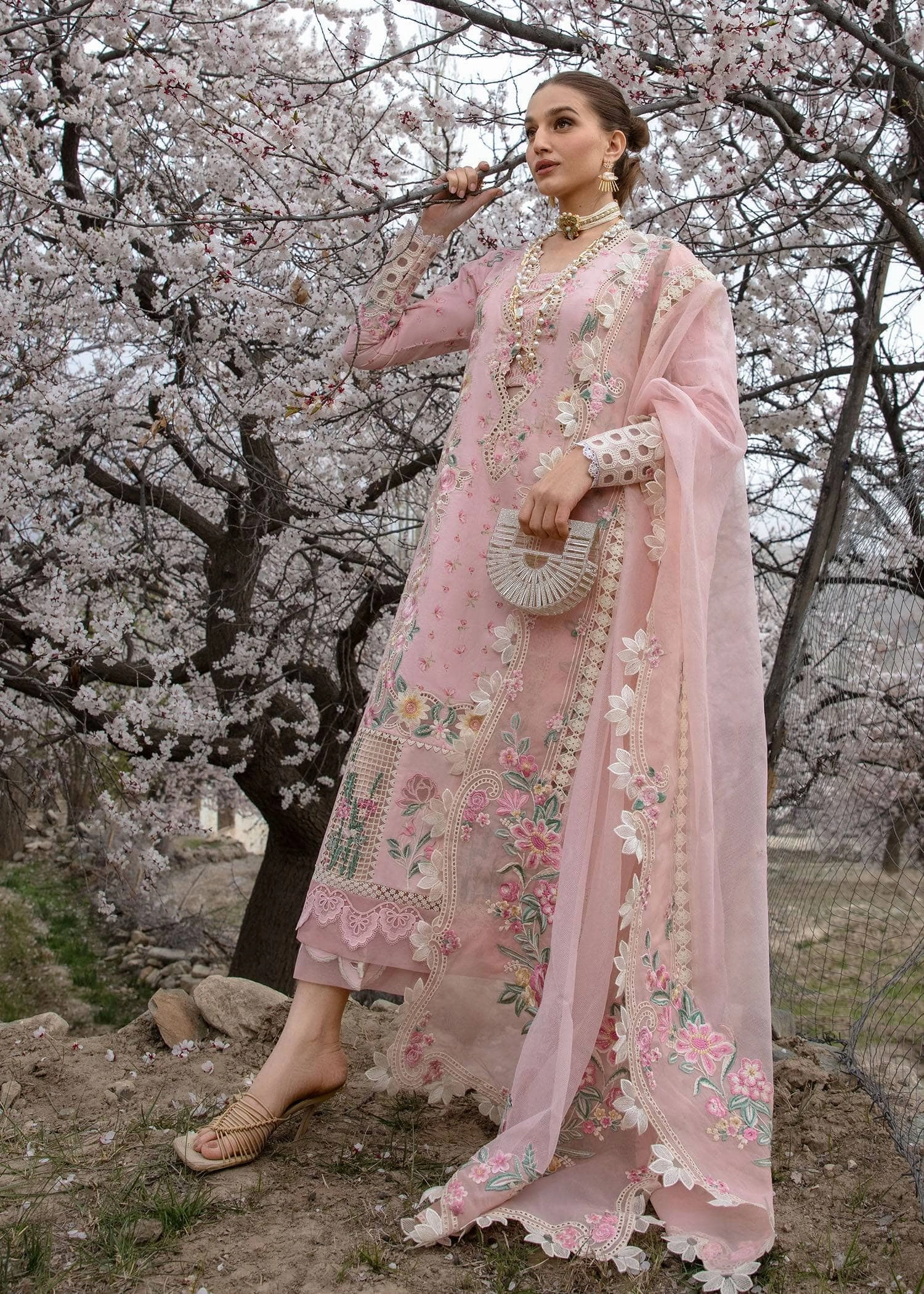 Restocked/Crimson Luxury Lawn 24/Believe In Her /5B/Blush Pink