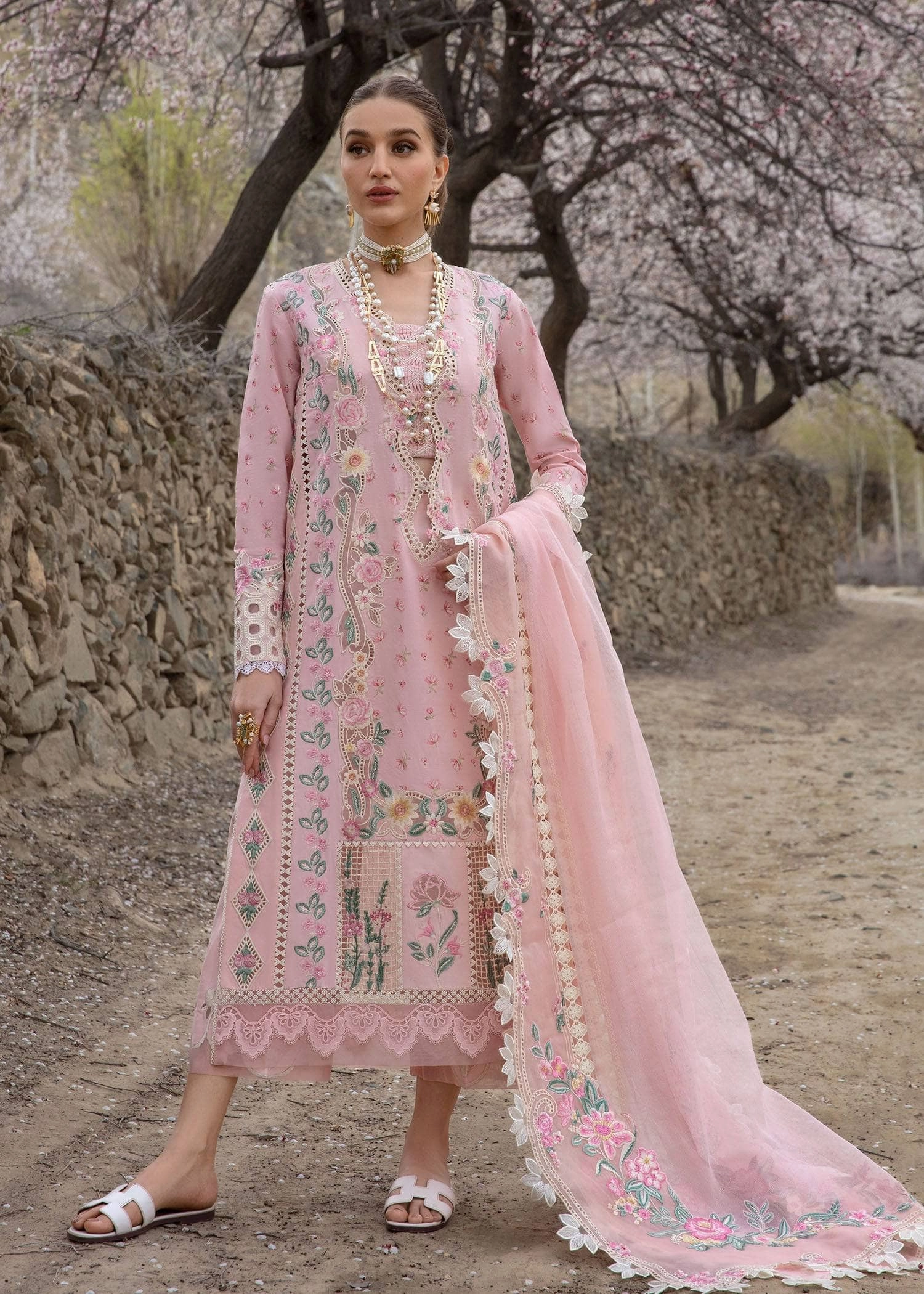 Restocked/Crimson Luxury Lawn 24/Believe In Her /5B/Blush Pink