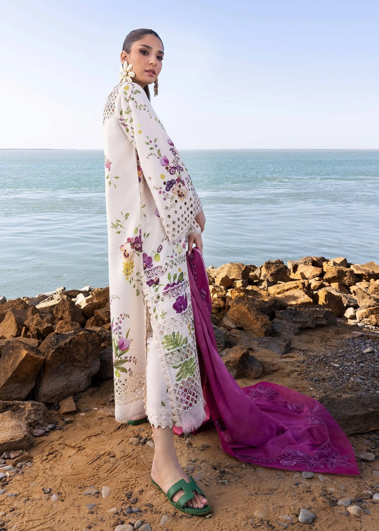 Restocked/Flow by Crimson/Bloom Bold - D4 A/Ivory