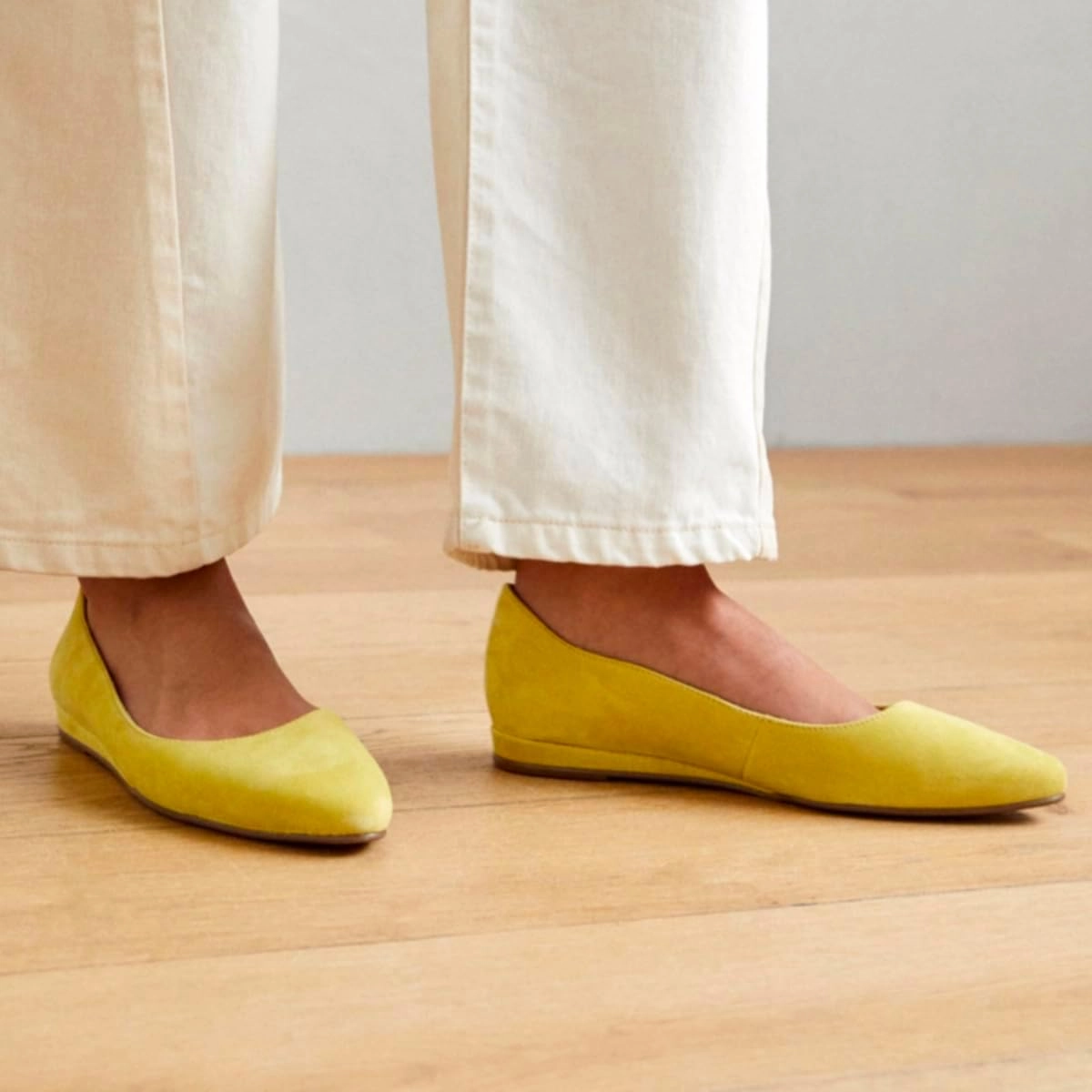 SHODENSE Women Pointed Toe Flats Shoes Suede Slip On Ballet Flats Comfortable Low Wedge Heel Office Work Shoes Ladies Girls Classic Basic Daily Flat Shoes Club Church Driving Flats Spring 4-11 M US