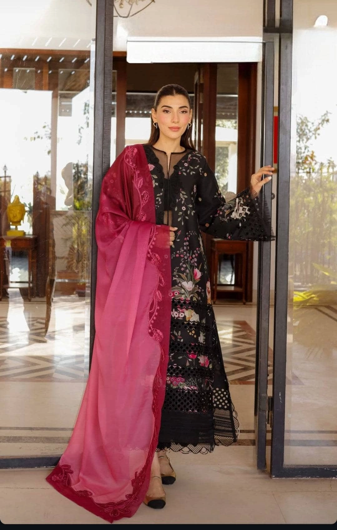Spotted in Flow by Crimson/Bloom Bold - D4 B/Midnight Black