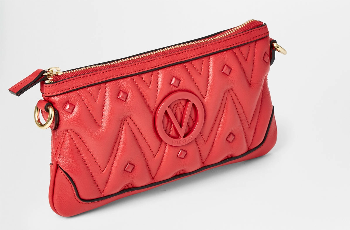 SS20 - New Diamond - Abigail D - Lipstick Red