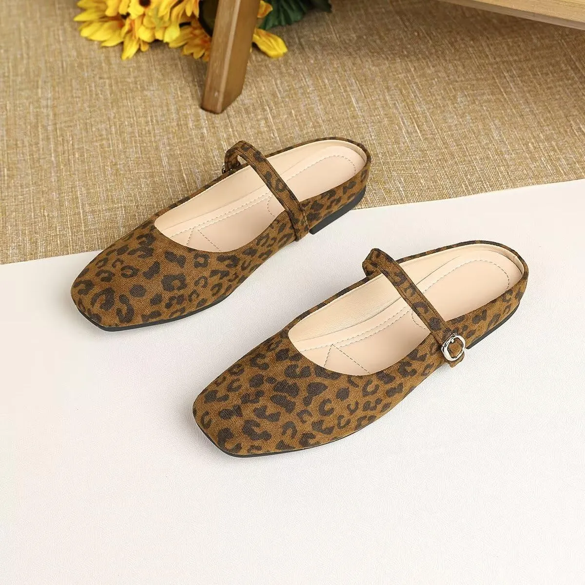TN TANGNEST Women's Mary Jane Shoes Mules for Women Flats Retro One Line Strap Flats Cute Square Toe Backless Flat Mules