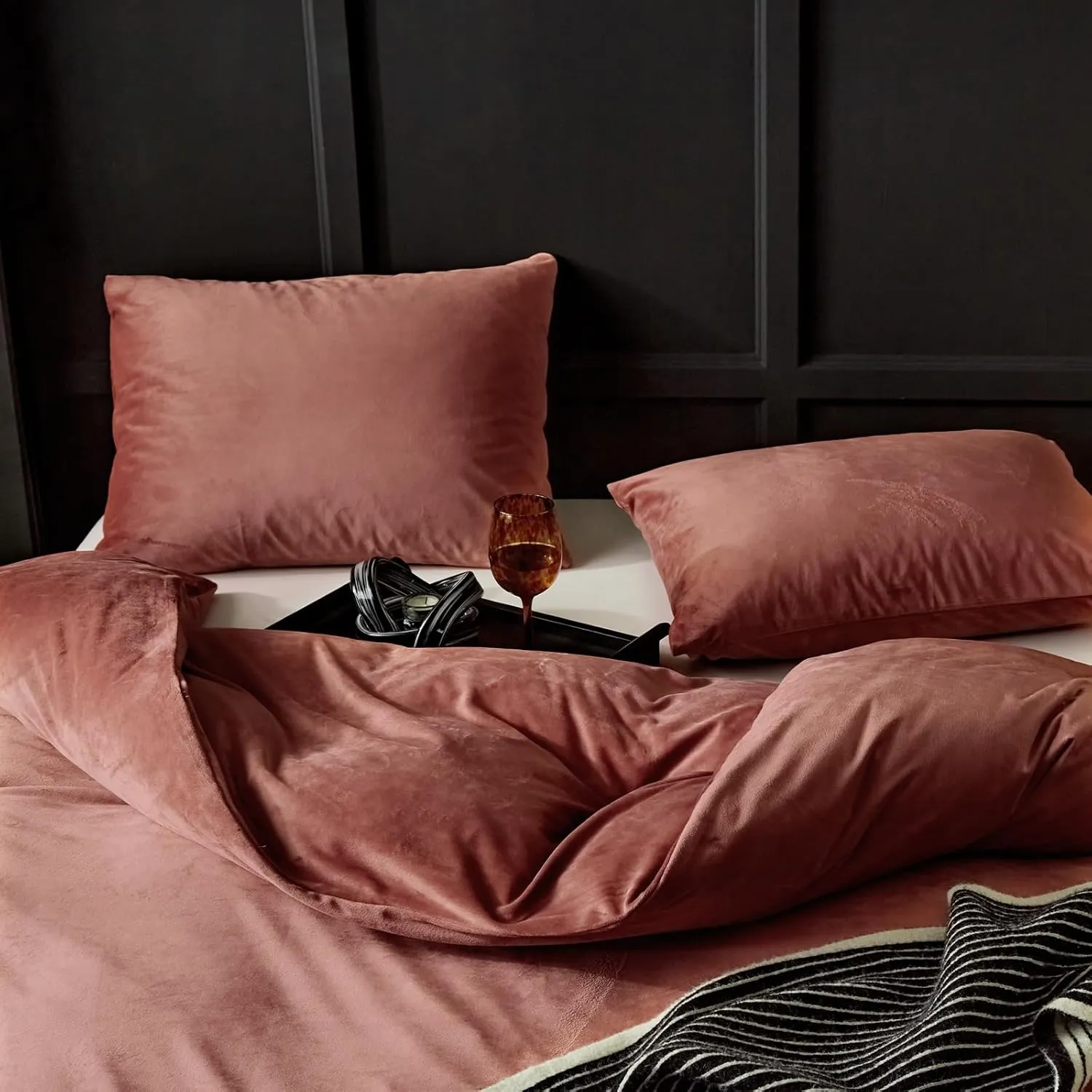 WARMDERN Blush Pink Velvet Duvet Cover Queen Size Flannel Duvet Cover Bedding Sets, 3pcs Ultra Soft Luxury Textured Modern Crystal Velvet Duvet Covers with Zipper Closure(Blush Pink, Queen)