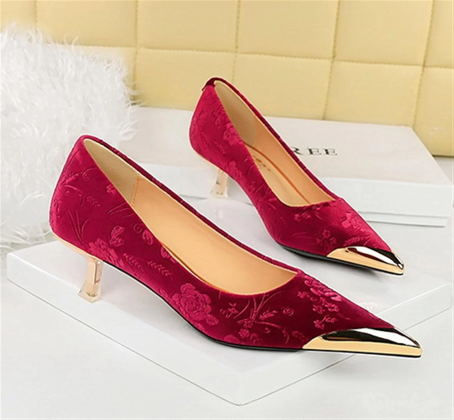 Women Pointed Toe Vintage Heels Fashion Stiletto Elegant Ladies Pumps Shallow Sexy